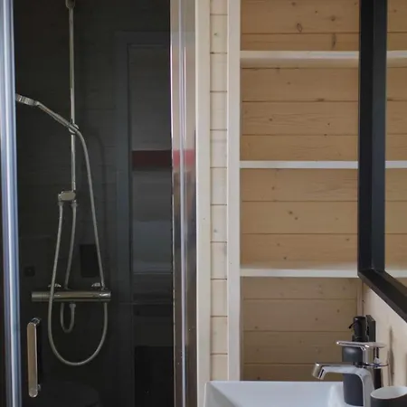 Inselblume 86 - Luxus-hausboot Am Yachthafen Burgstaaken