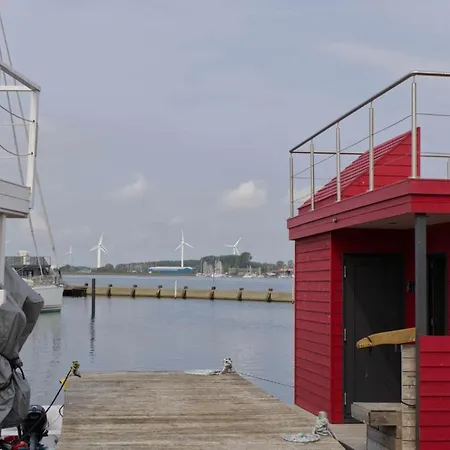 Båthotell Inselblume 86 - Luxus-hausboot Am Yachthafen Burgstaaken