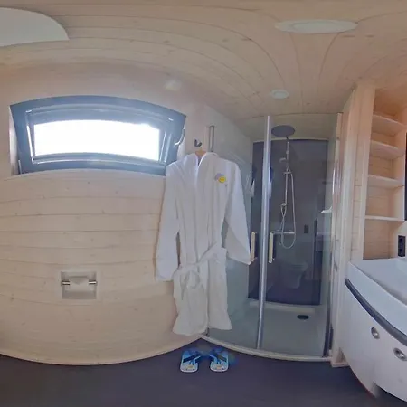 Inselblume 86 - Luxus-hausboot Am Yachthafen Burgstaaken * Burgtiefe auf Fehmarn