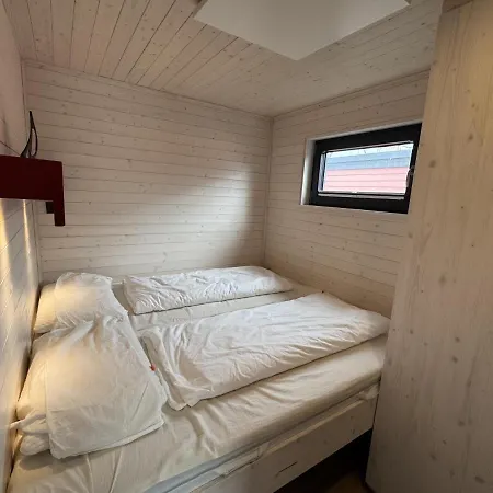Inselblume 86 - Luxus-hausboot Am Yachthafen Burgstaaken