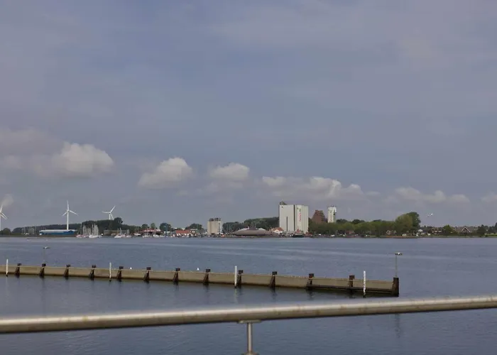 Inselblume 86 - Luxus-hausboot Am Yachthafen Burgstaaken * Burgtiefe auf Fehmarn