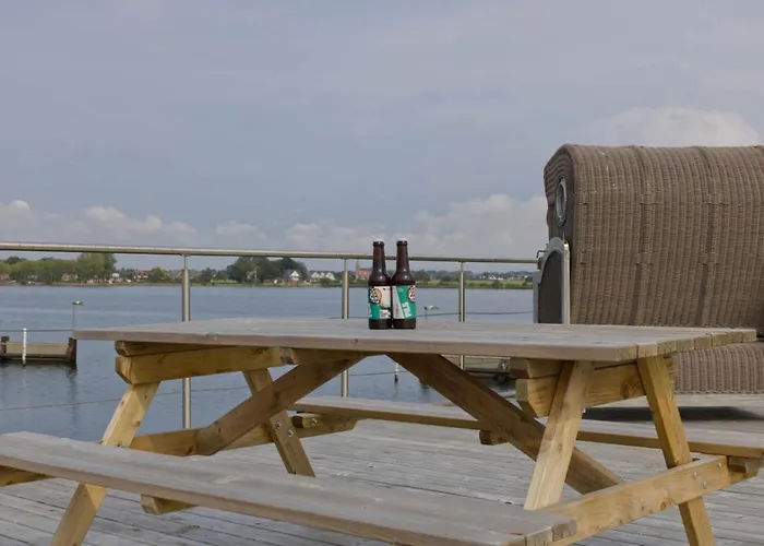 Πλωτό κατάλυμα Inselblume 86 - Luxus-hausboot Am Yachthafen Burgstaaken Burgtiefe auf Fehmarn