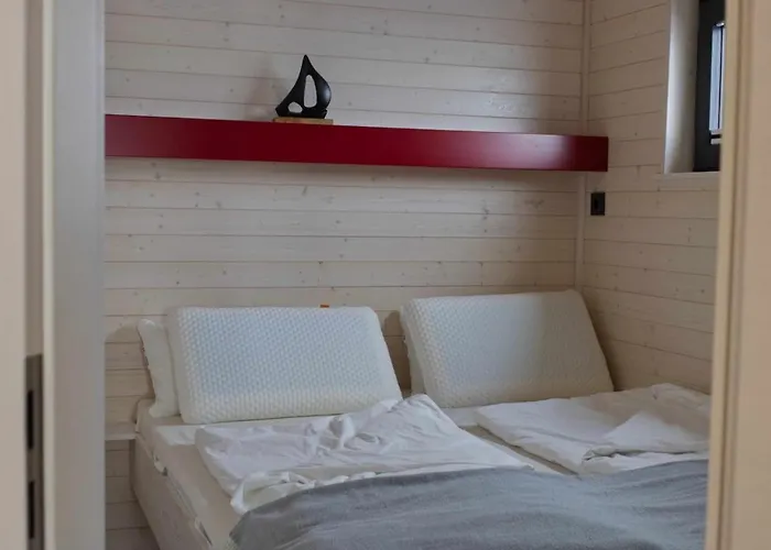 Inselblume 86 - Luxus-hausboot Am Yachthafen Burgstaaken * Burgtiefe auf Fehmarn