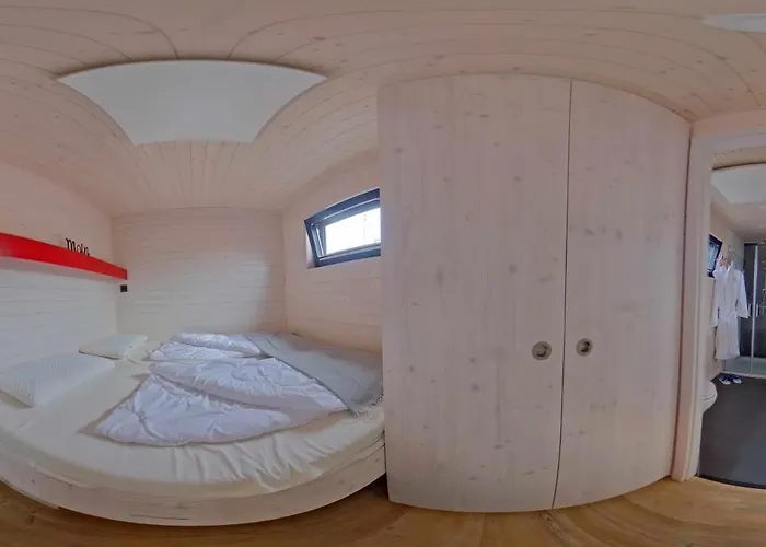 Inselblume 86 - Luxus-hausboot Am Yachthafen Burgstaaken Burgtiefe auf Fehmarn